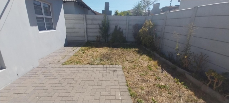 To Let 2 Bedroom Property for Rent in Parklands North Western Cape